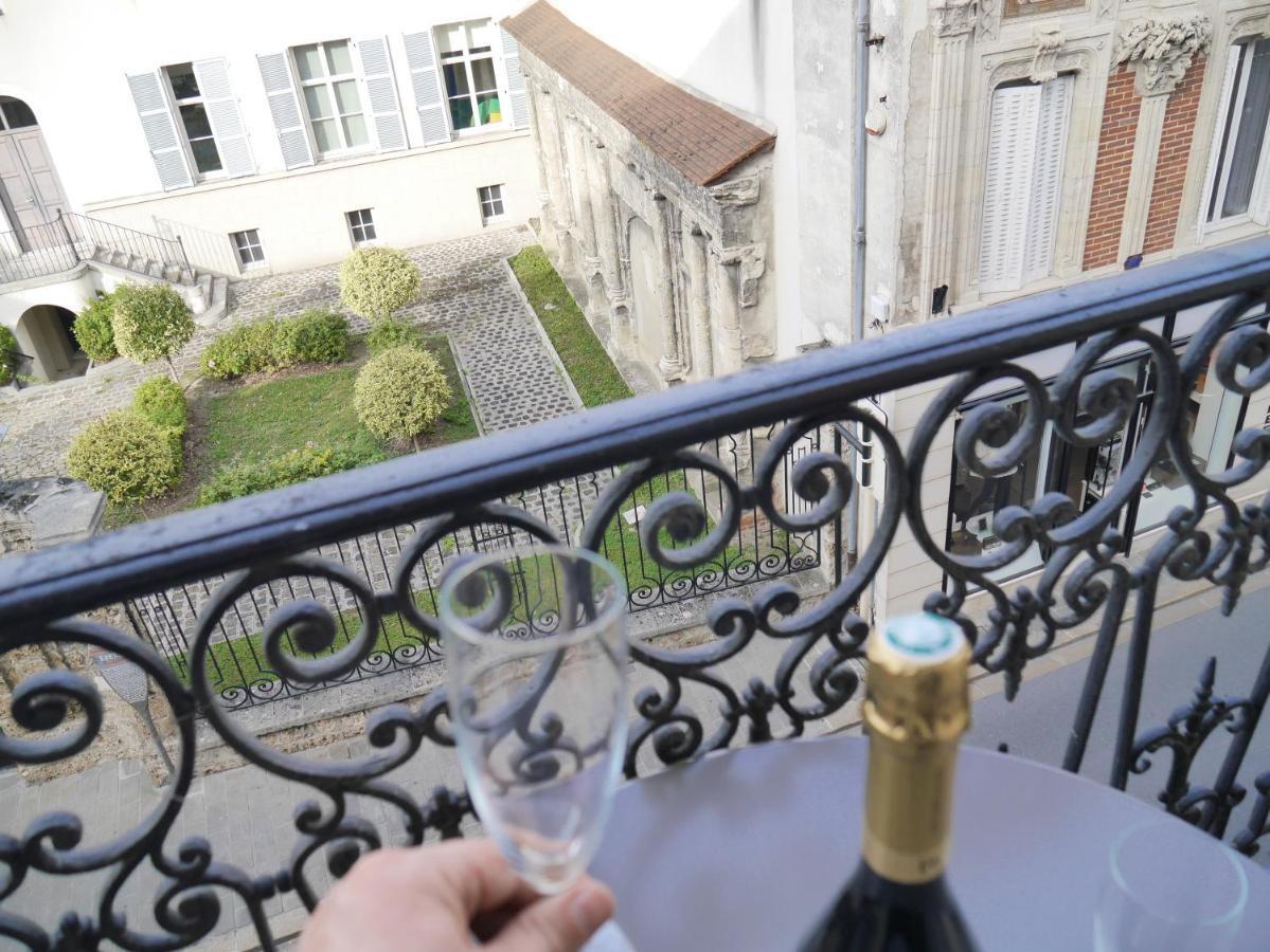 Le Secret De Louise Apartment Epernay Exterior photo